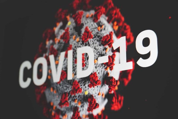 Quel médicament est recommandé pour traiter la fièvre de la COVID-19 ?